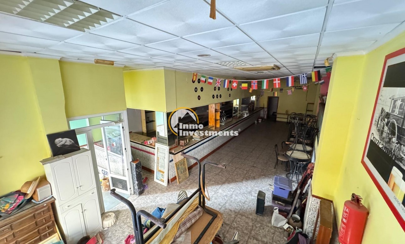 Bestaande bouw - Commercieel - Torrevieja - Playa del Cura