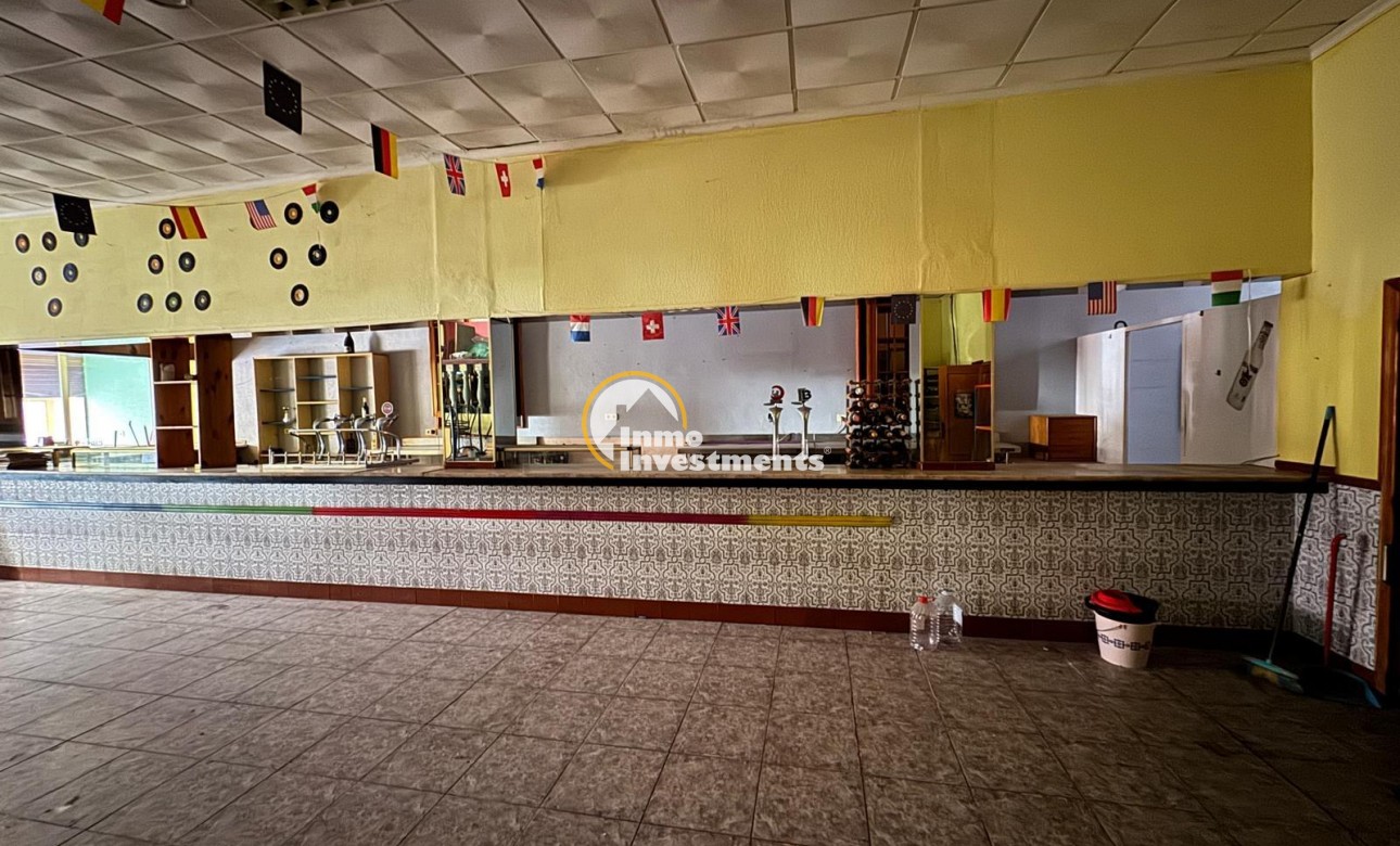 Bestaande bouw - Commercieel - Torrevieja - Playa del Cura