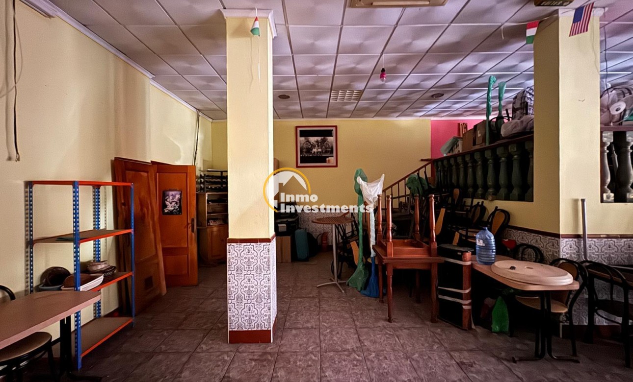 Bestaande bouw - Commercieel - Torrevieja - Playa del Cura