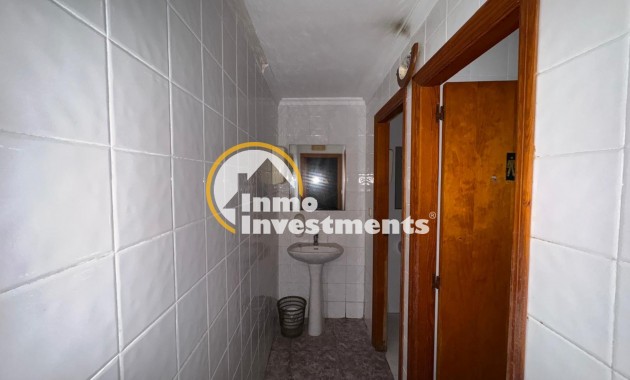 Bestaande bouw - Commercieel - Torrevieja - Playa del Cura