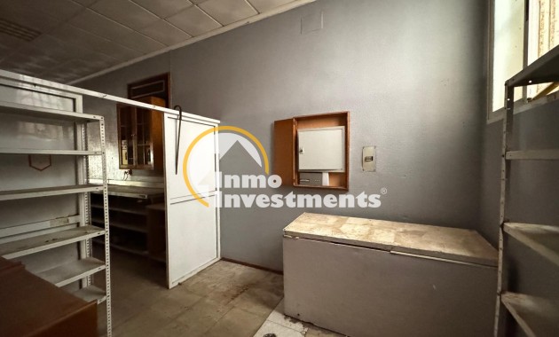 Bestaande bouw - Commercieel - Torrevieja - Playa del Cura