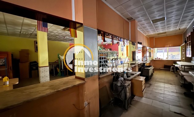 Bestaande bouw - Commercieel - Torrevieja - Playa del Cura