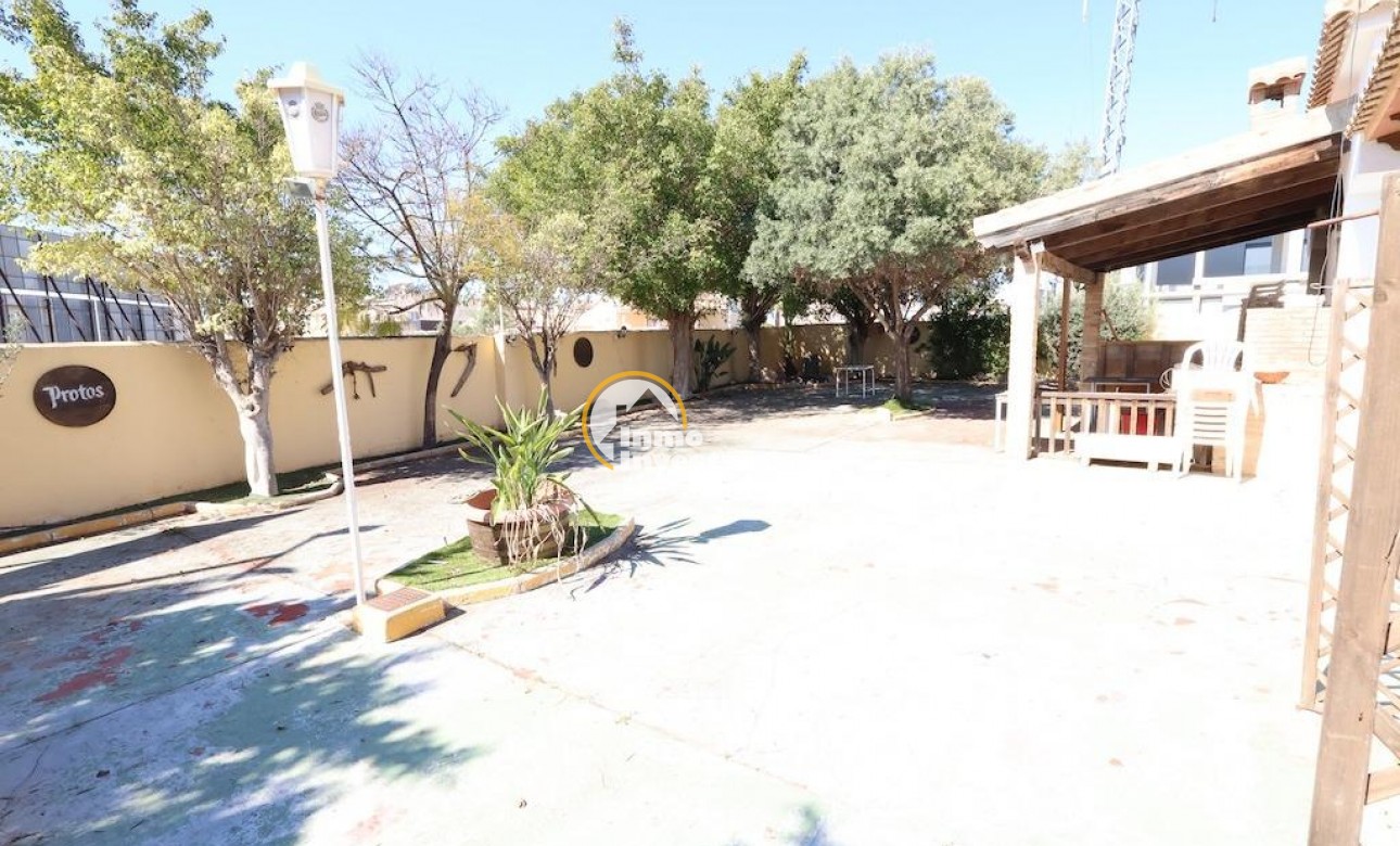 Till salu - Villa - Orihuela Costa - La Zenia