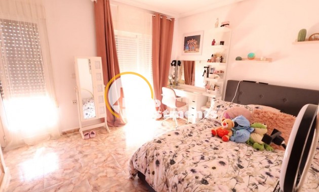 Till salu - Villa - Orihuela Costa - La Zenia