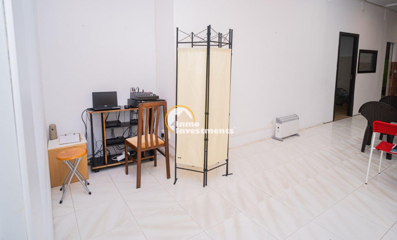 Reventa - Local comercial - Aviles - Centro