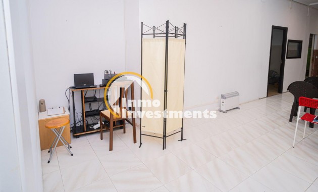 Reventa - Local comercial - Aviles - Centro