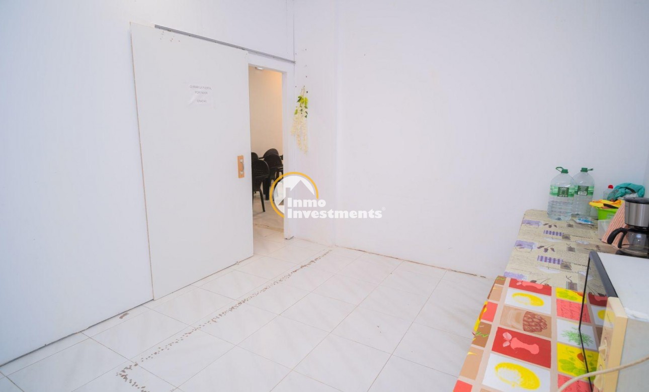 Reventa - Local comercial - Aviles - Centro