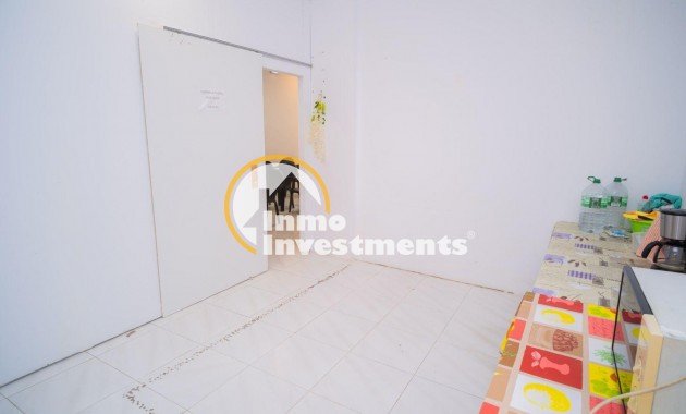 Reventa - Local comercial - Aviles - Centro