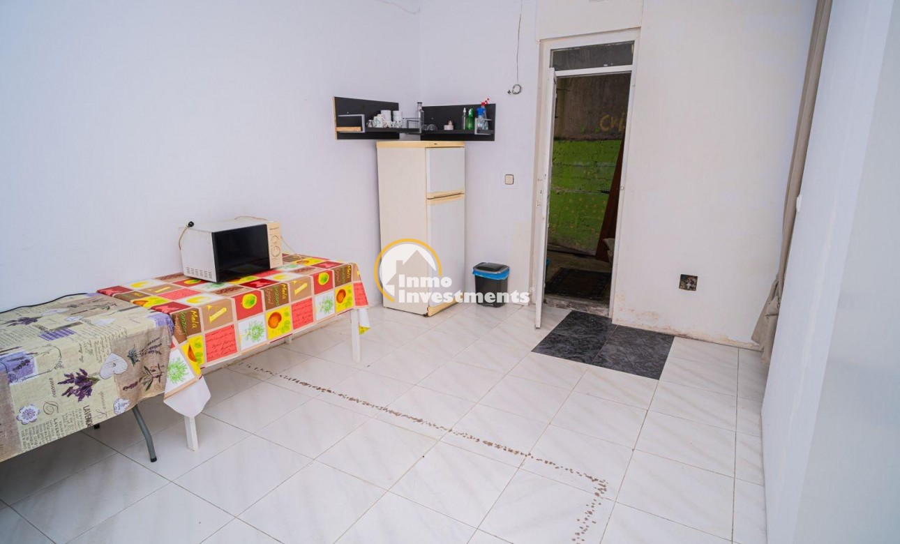 Reventa - Local comercial - Aviles - Centro