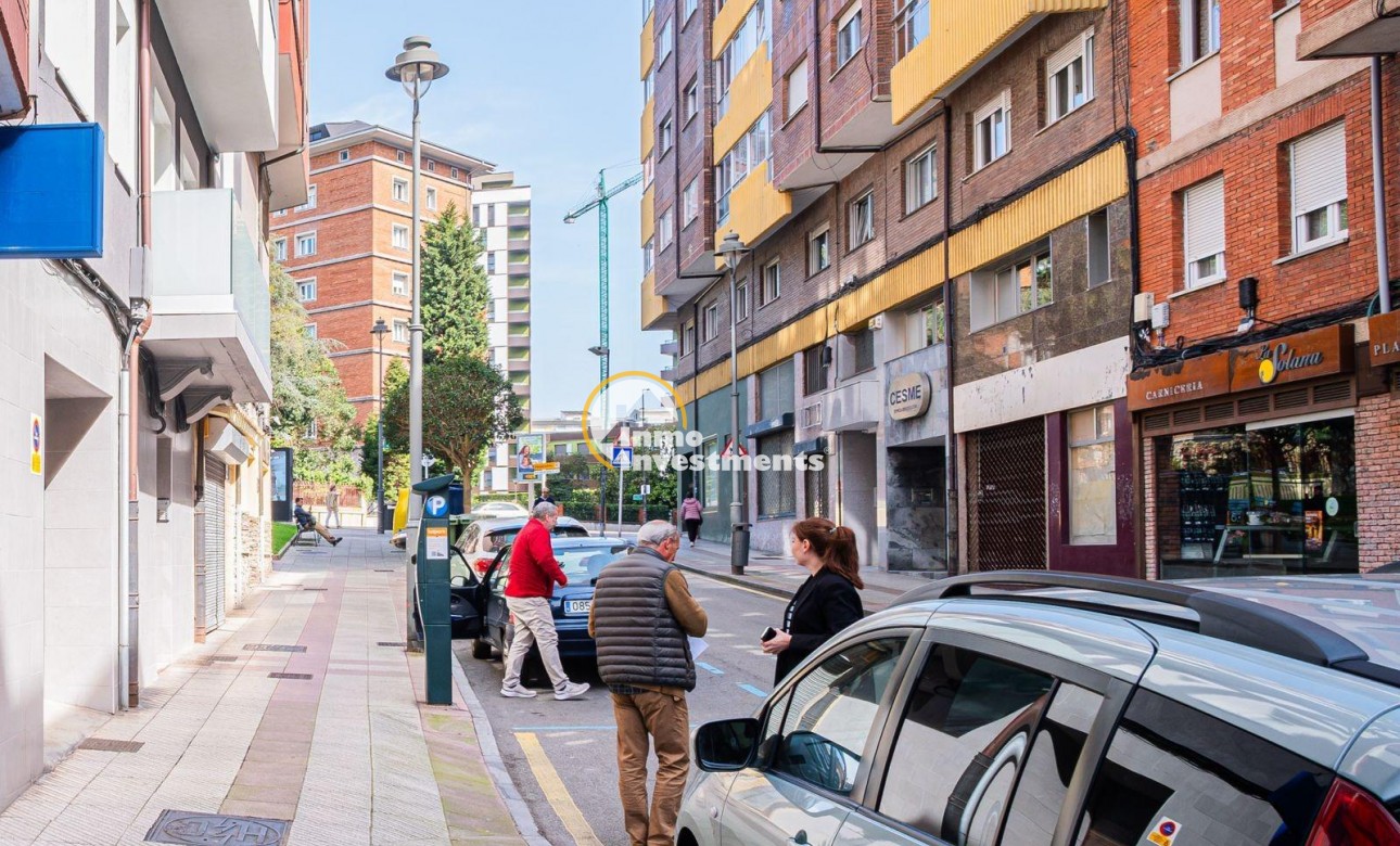 Reventa - Local comercial - Aviles - Centro