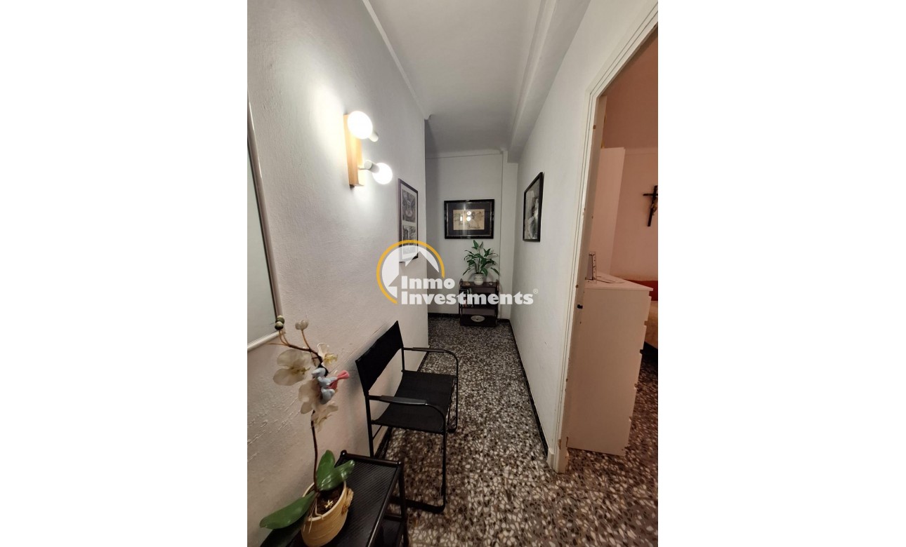 Resale - Commercial - Torrevieja