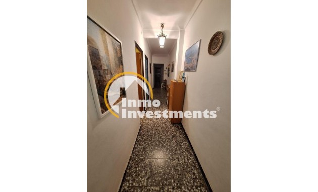 Resale - Commercial - Torrevieja