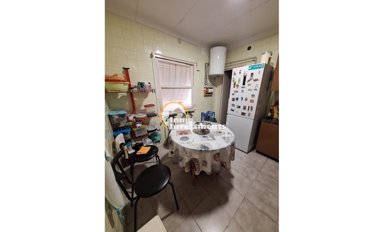 Resale - Commercial - Torrevieja