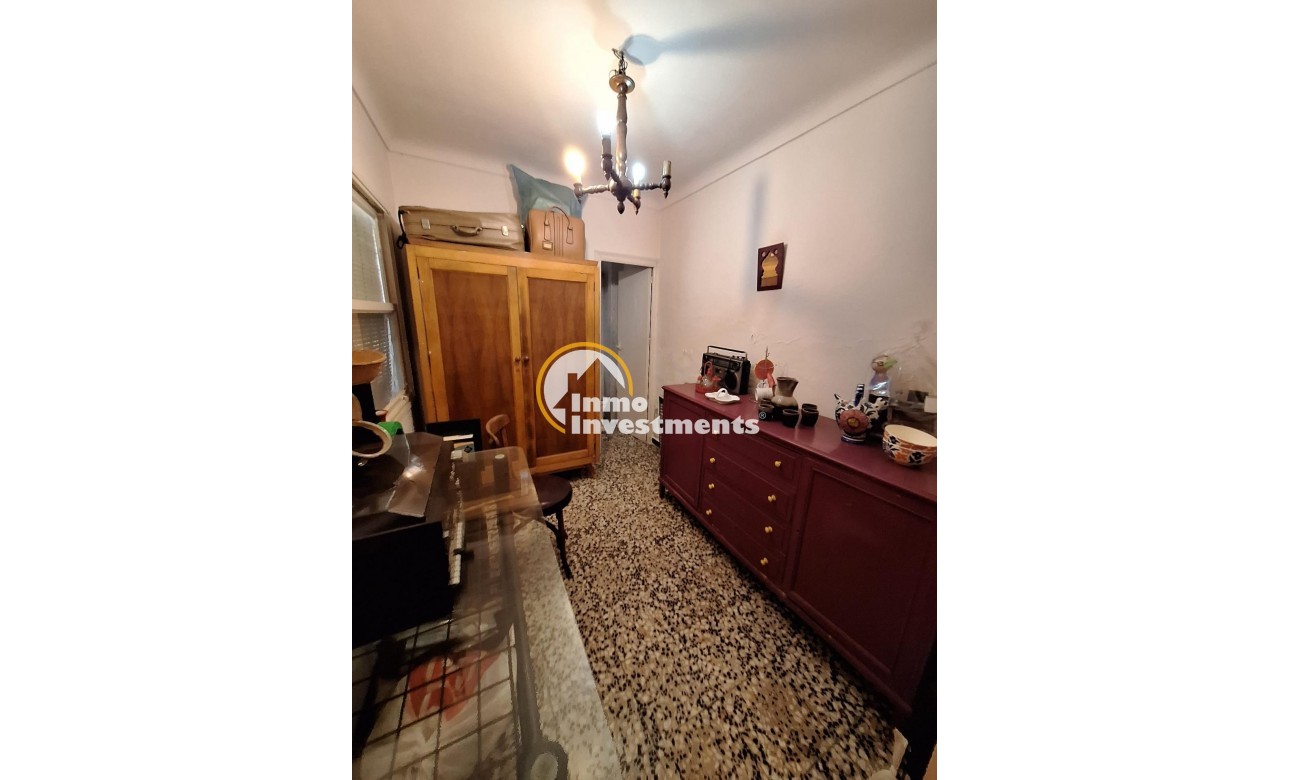 Resale - Commercial - Torrevieja