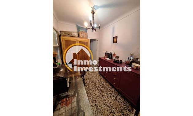 Resale - Commercial - Torrevieja