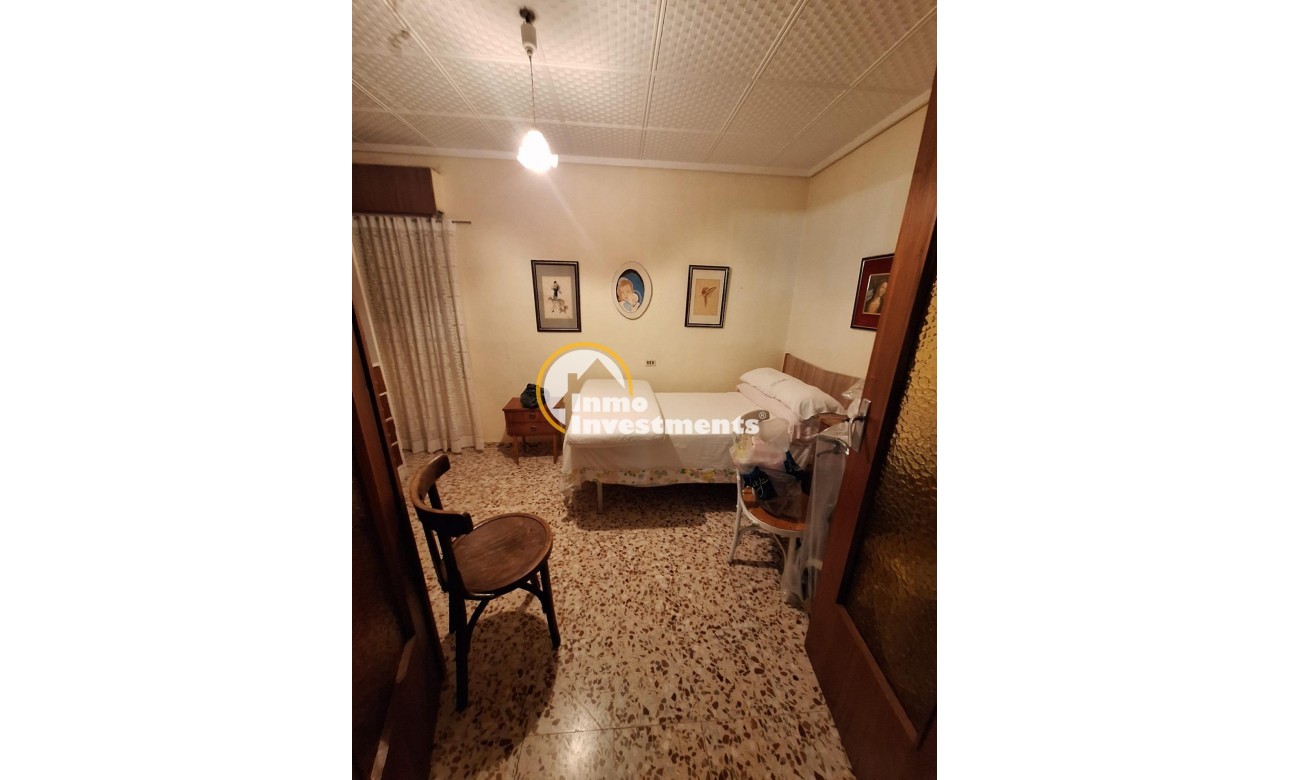 Resale - Commercial - Torrevieja