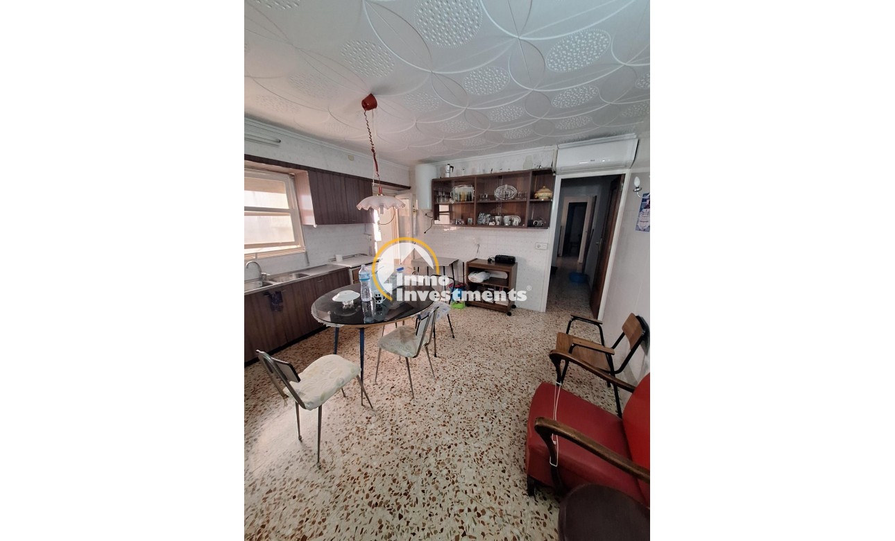 Resale - Commercial - Torrevieja