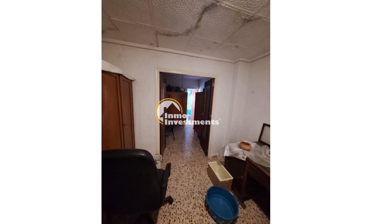 Resale - Commercial - Torrevieja