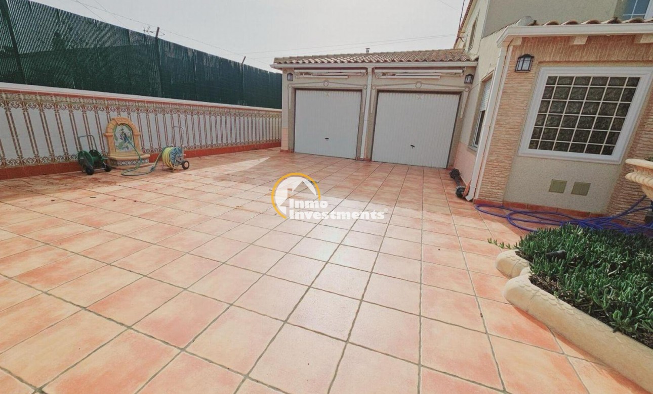 Resale - Villa - Torrevieja - La Siesta - El Salado - Torreta