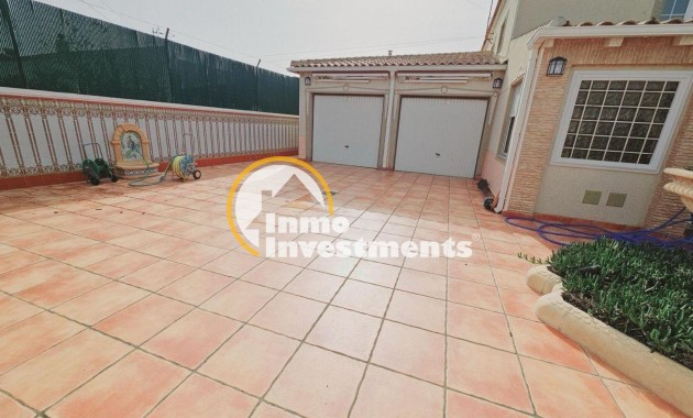 Resale - Villa - Torrevieja - La Siesta - El Salado - Torreta