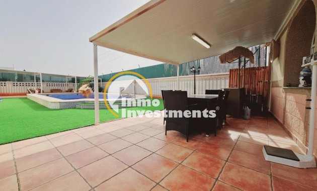 Resale - Villa - Torrevieja - La Siesta - El Salado - Torreta