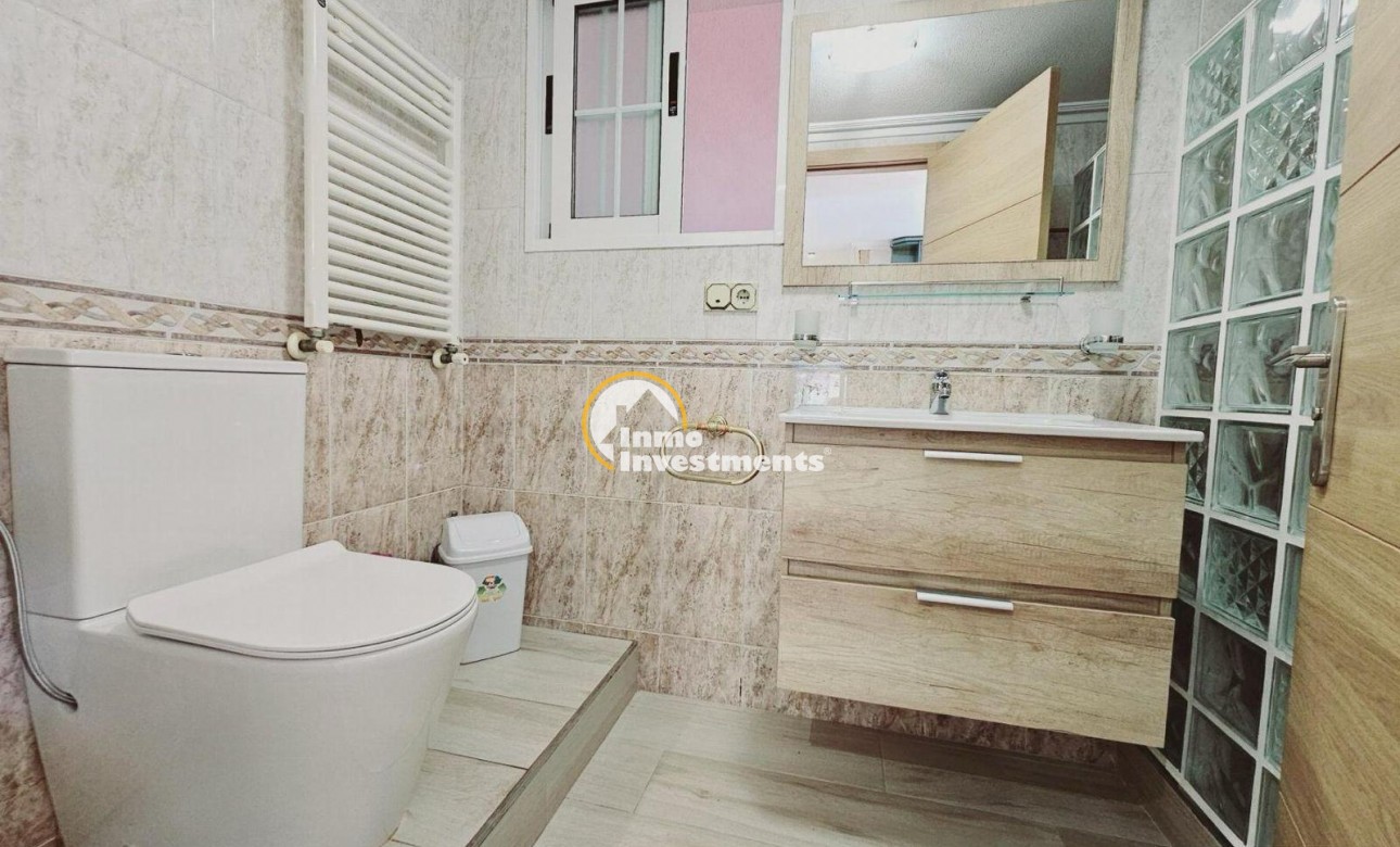 Resale - Villa - Torrevieja - La Siesta - El Salado - Torreta