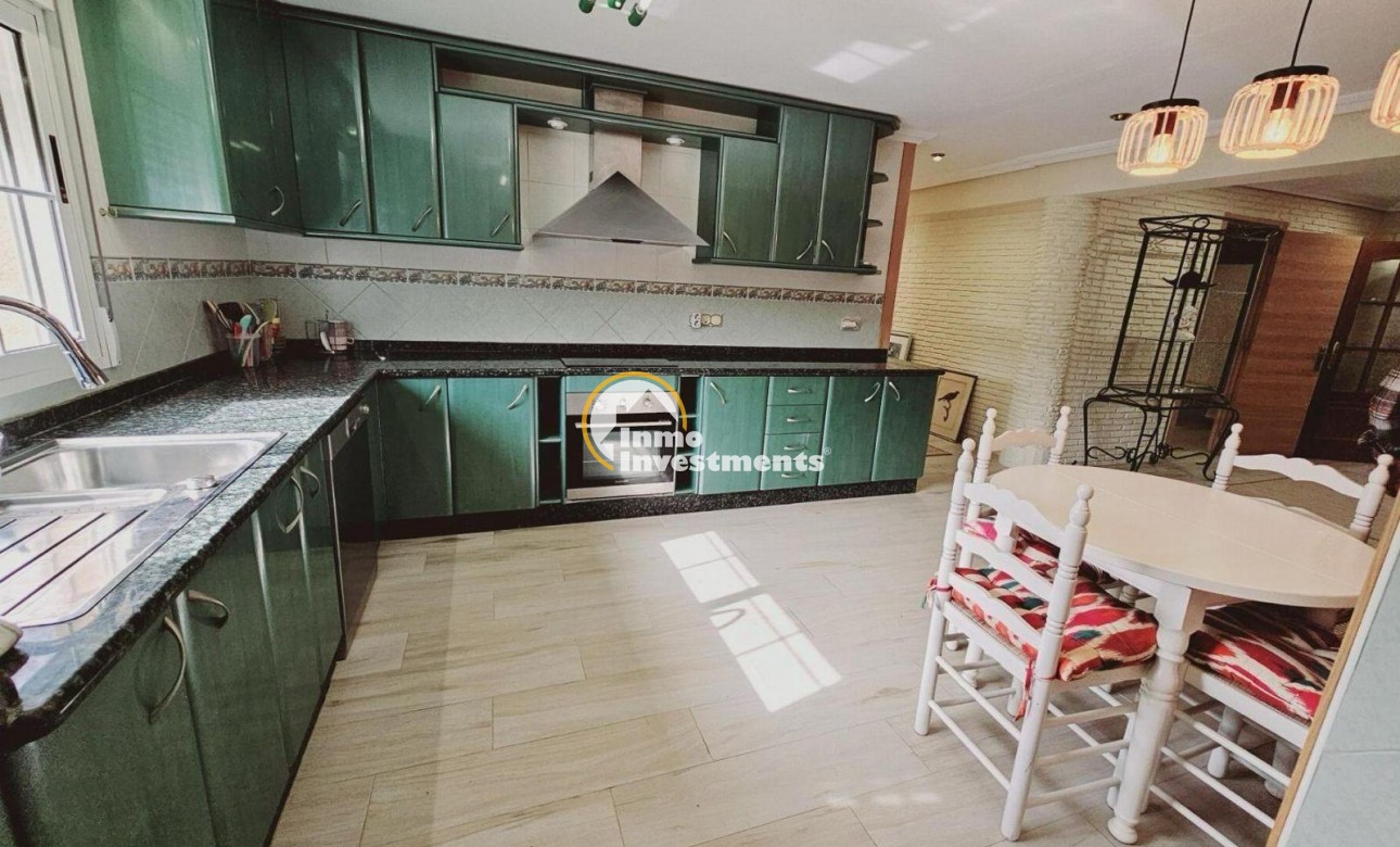 Resale - Villa - Torrevieja - La Siesta - El Salado - Torreta