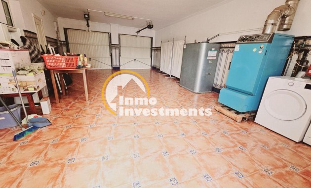 Resale - Villa - Torrevieja - La Siesta - El Salado - Torreta