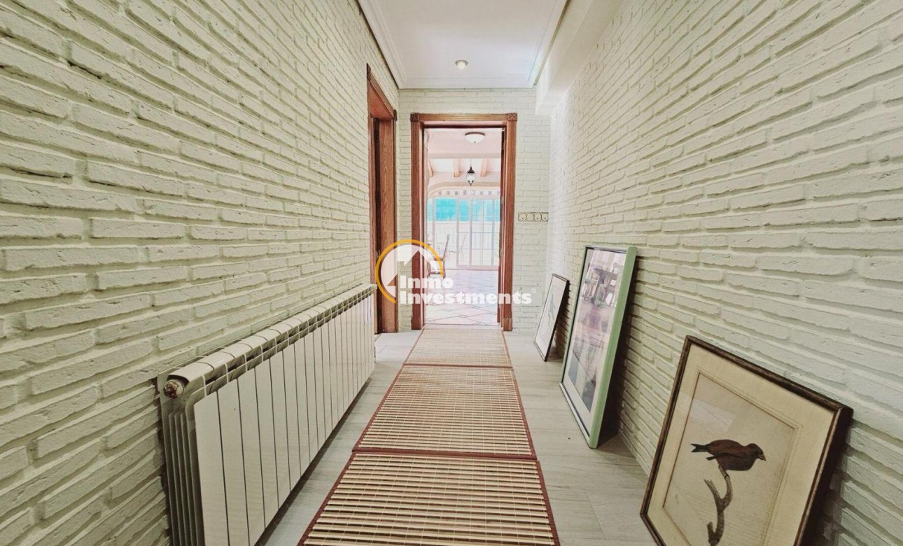 Resale - Villa - Torrevieja - La Siesta - El Salado - Torreta