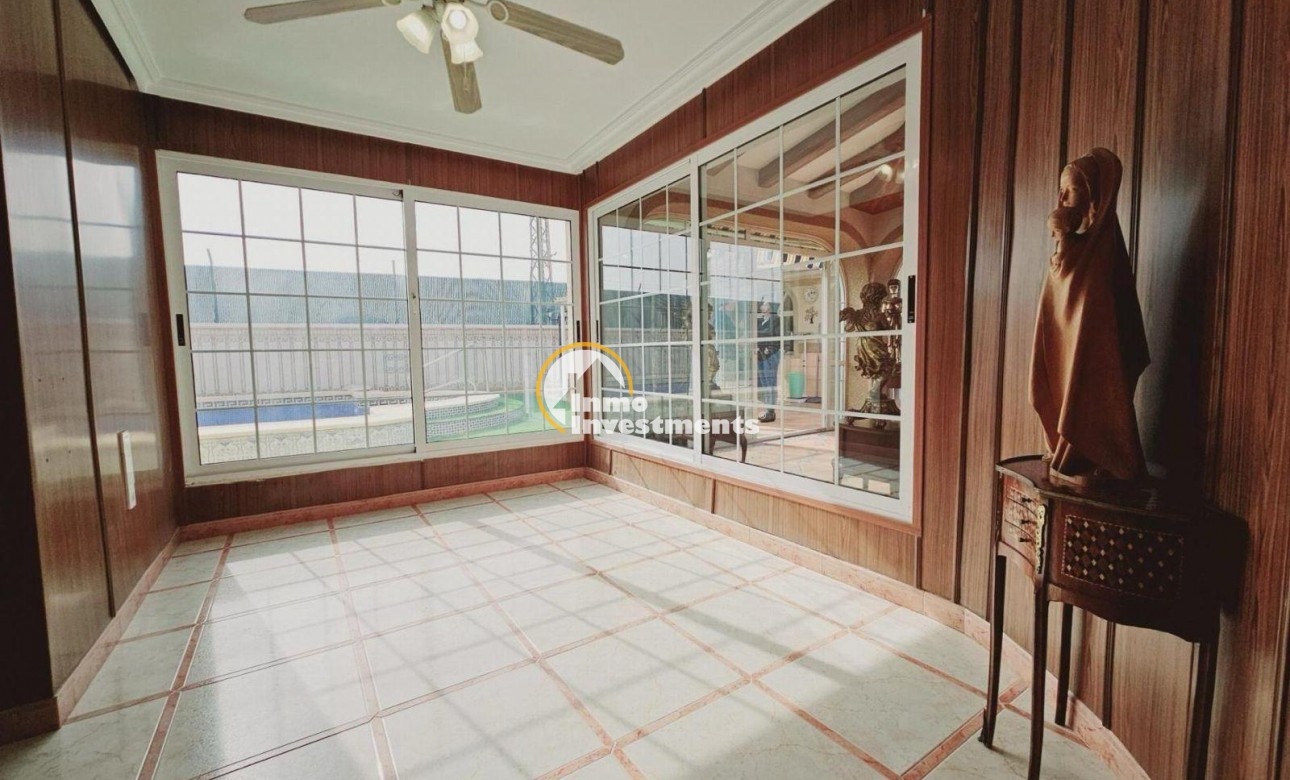 Resale - Villa - Torrevieja - La Siesta - El Salado - Torreta