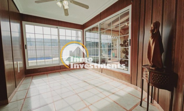 Resale - Villa - Torrevieja - La Siesta - El Salado - Torreta