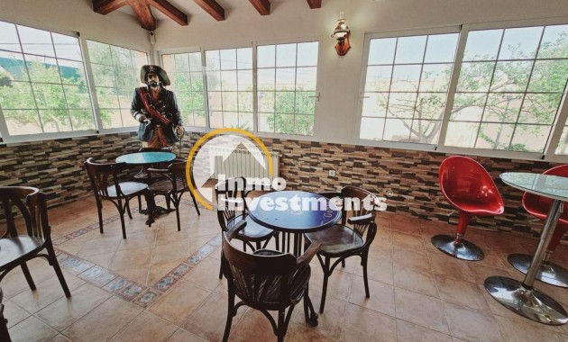 Resale - Villa - Torrevieja - La Siesta - El Salado - Torreta