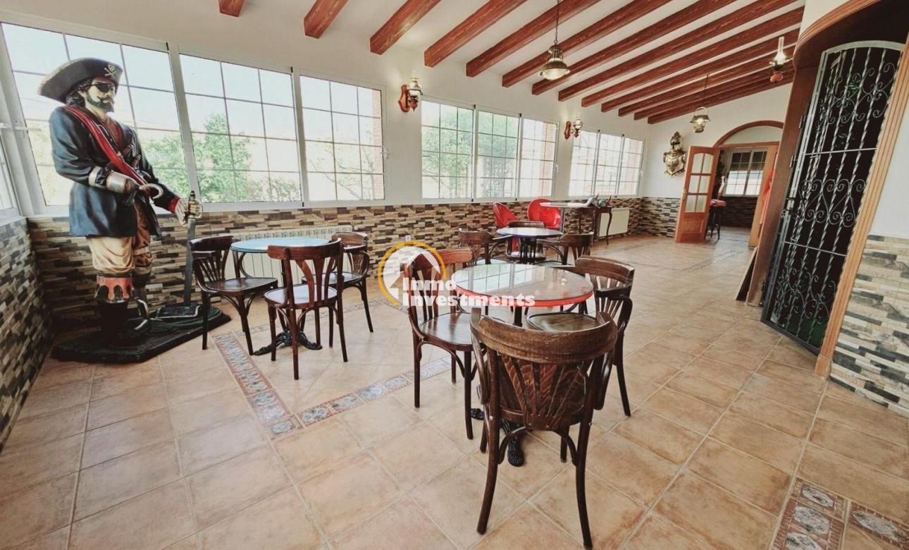 Resale - Villa - Torrevieja - La Siesta - El Salado - Torreta