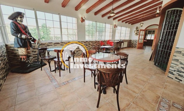 Resale - Villa - Torrevieja - La Siesta - El Salado - Torreta