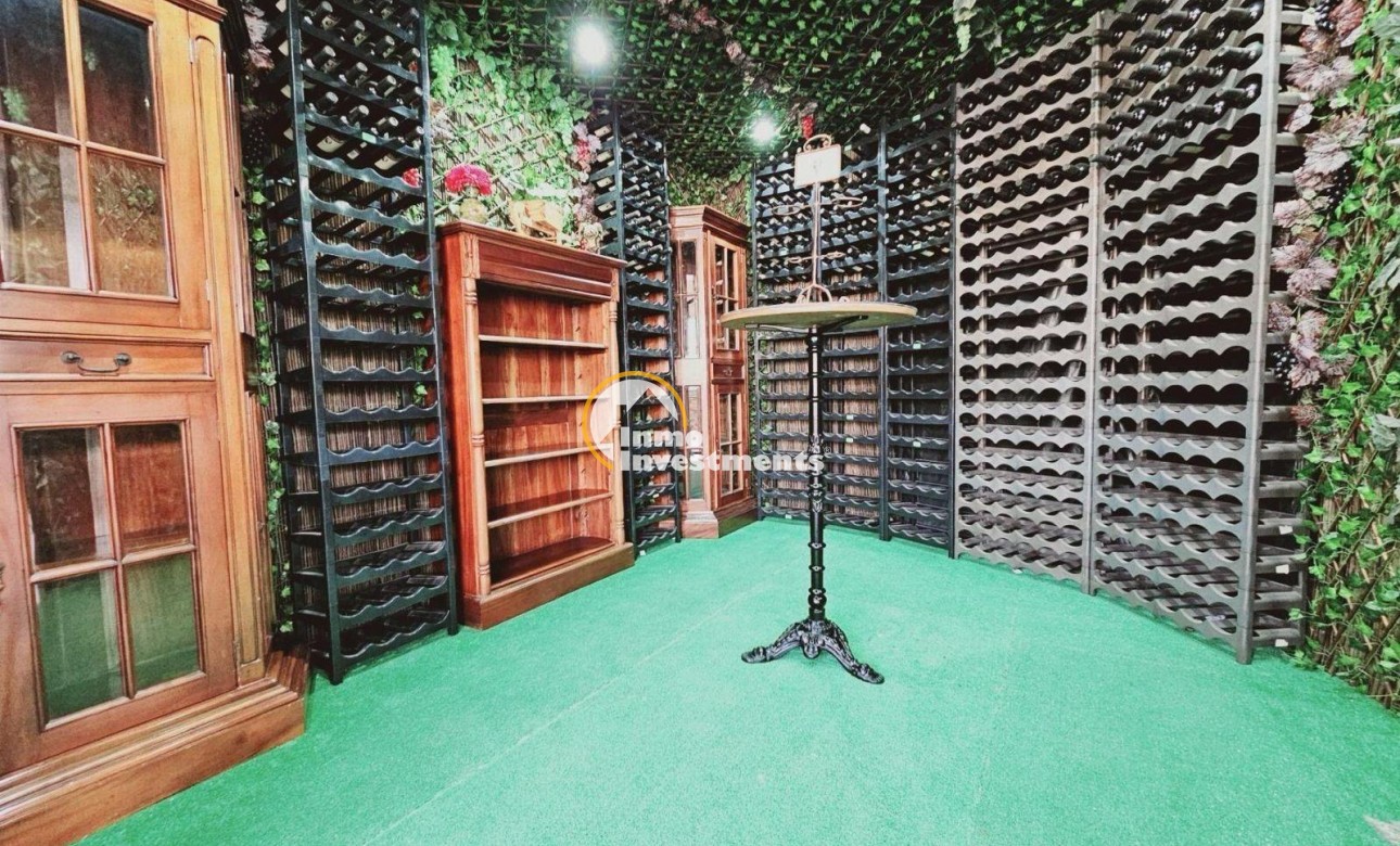 Resale - Villa - Torrevieja - La Siesta - El Salado - Torreta