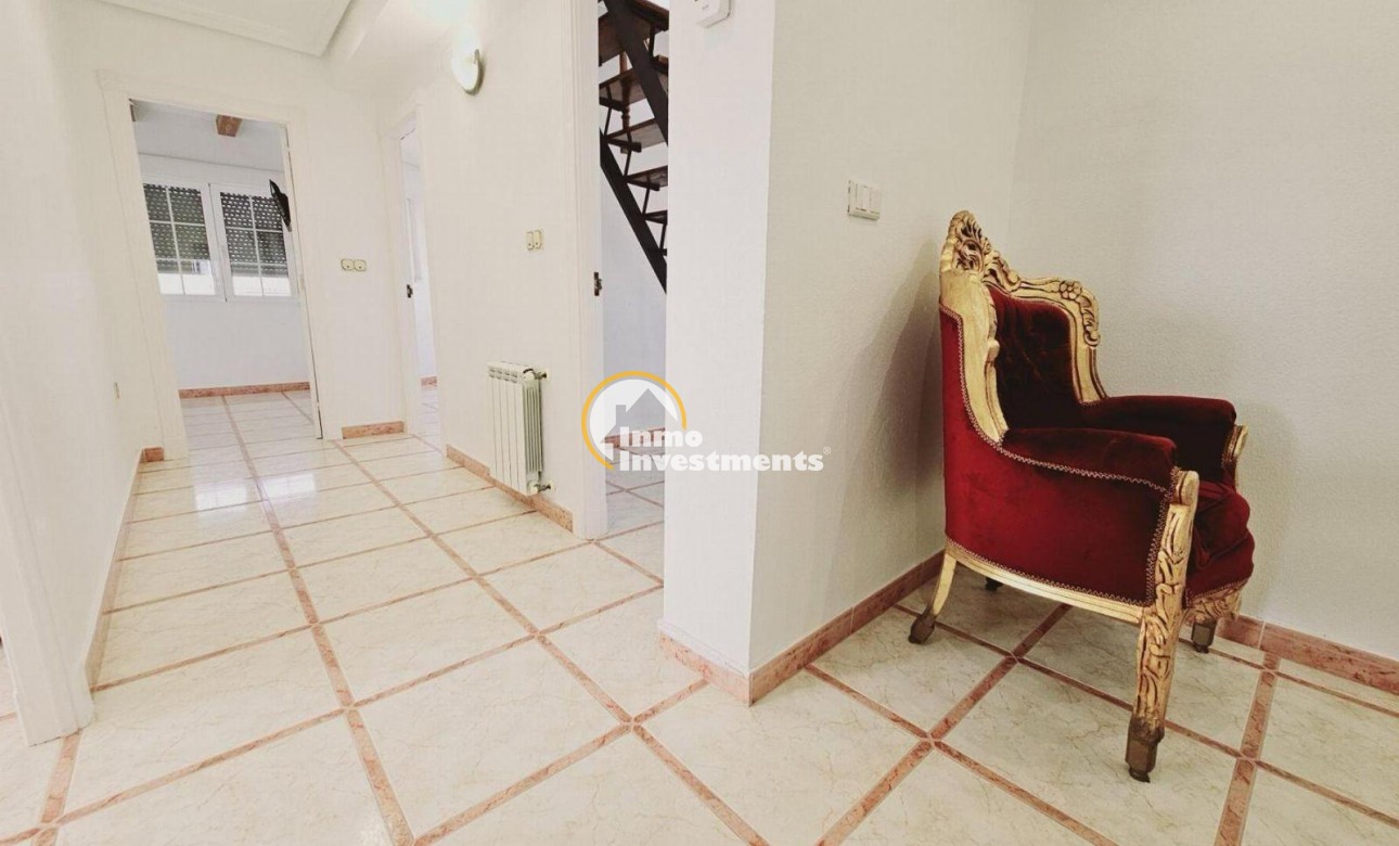 Resale - Villa - Torrevieja - La Siesta - El Salado - Torreta