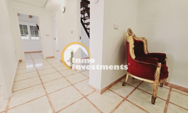 Resale - Villa - Torrevieja - La Siesta - El Salado - Torreta