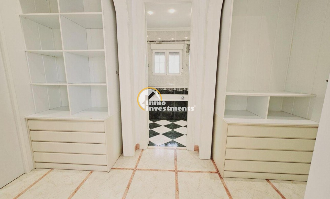 Resale - Villa - Torrevieja - La Siesta - El Salado - Torreta