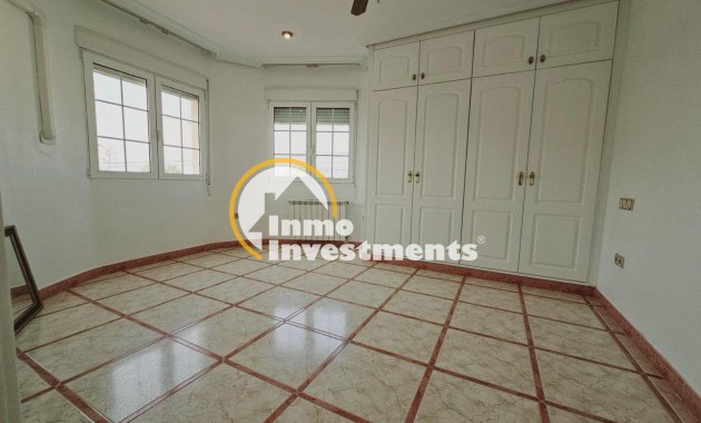 Resale - Villa - Torrevieja - La Siesta - El Salado - Torreta