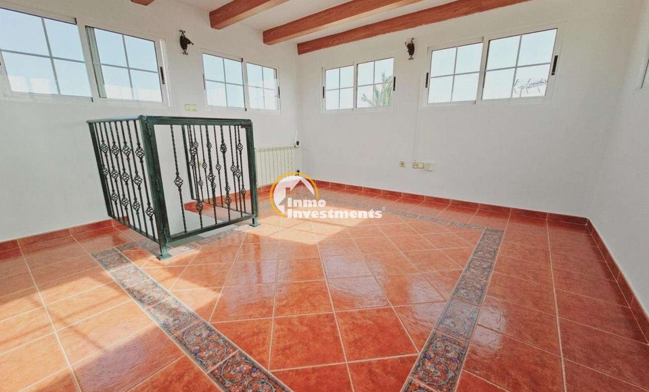 Resale - Villa - Torrevieja - La Siesta - El Salado - Torreta