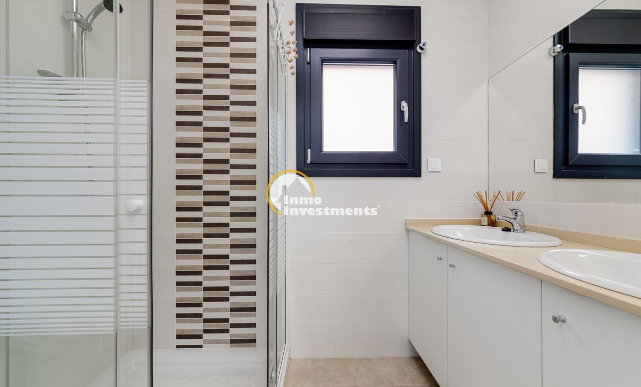 Reventa - Chalet independiente - Torrevieja - Playas