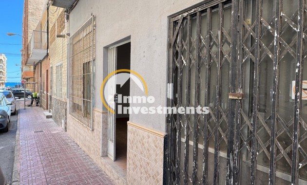 Reventa - Local comercial - Torrevieja - Centro
