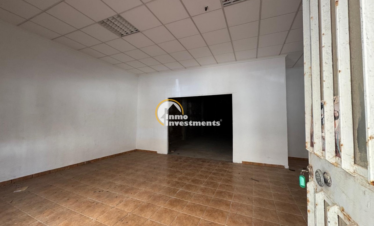Reventa - Local comercial - Torrevieja - Centro