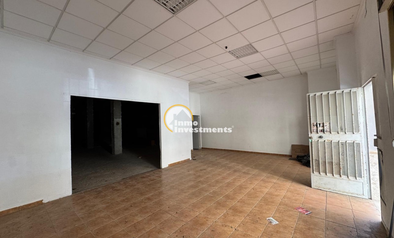 Reventa - Local comercial - Torrevieja - Centro