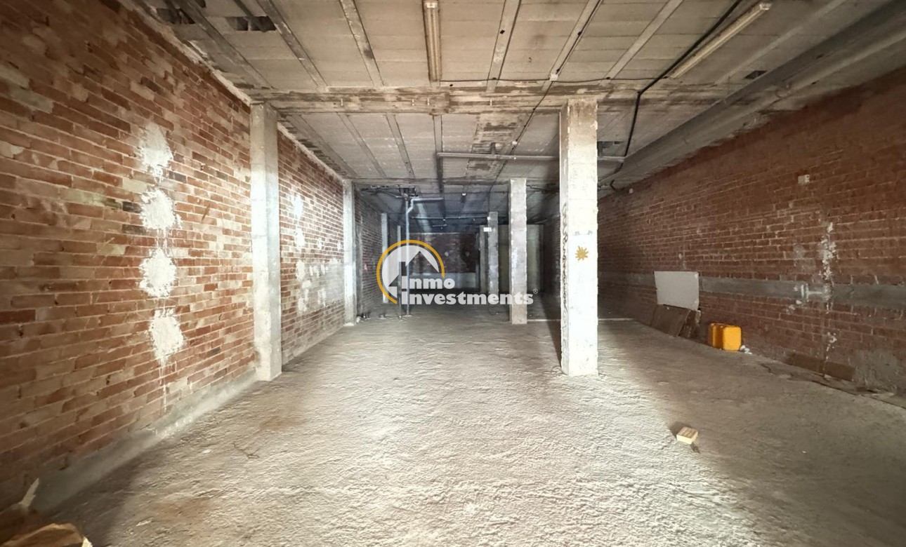 Reventa - Local comercial - Torrevieja - Centro