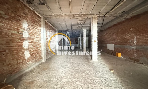 Reventa - Local comercial - Torrevieja - Centro