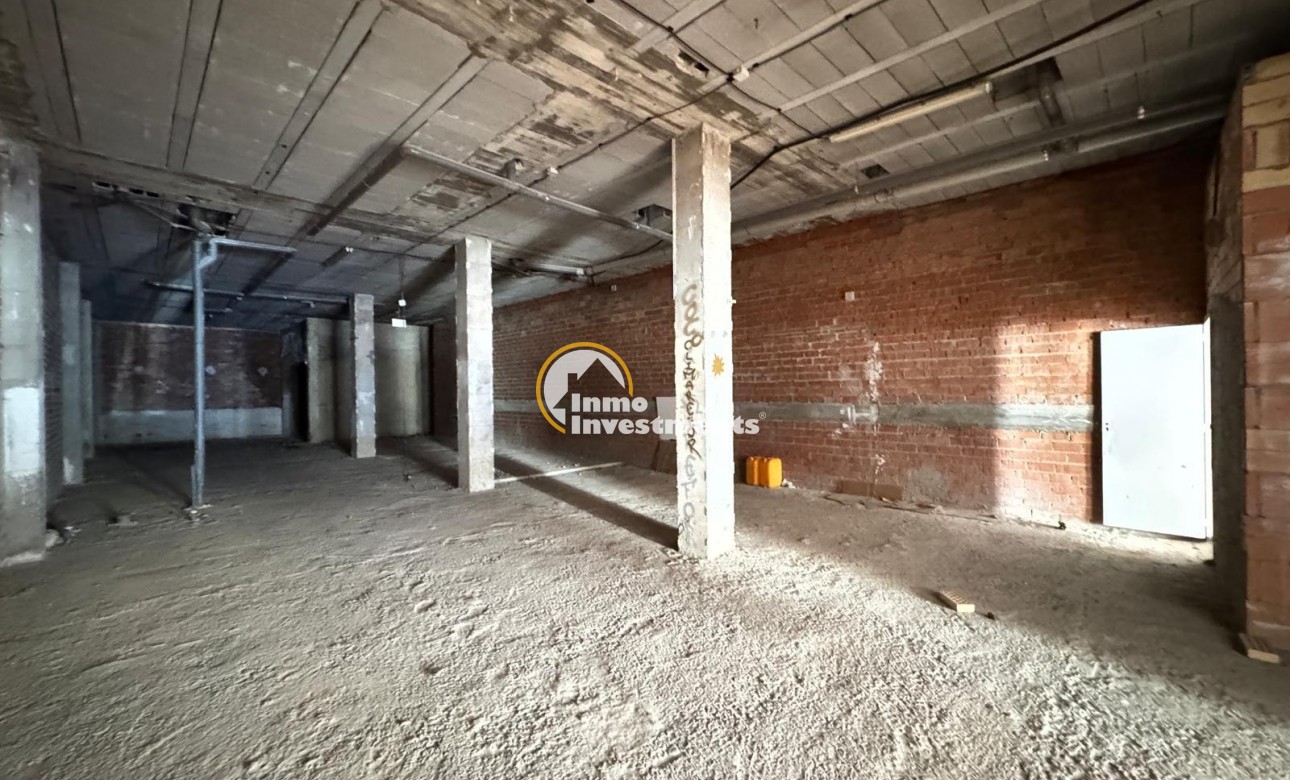 Reventa - Local comercial - Torrevieja - Centro