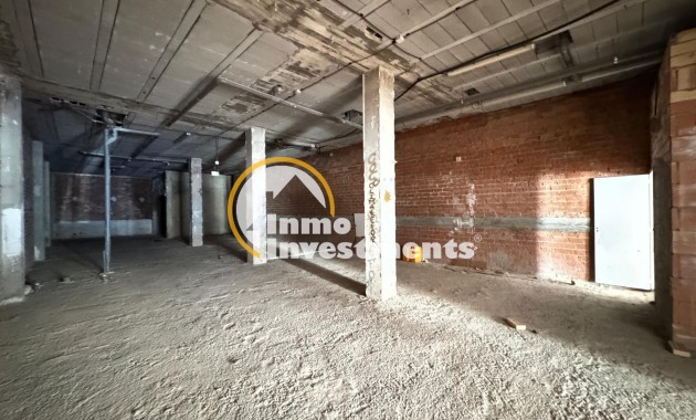 Reventa - Local comercial - Torrevieja - Centro