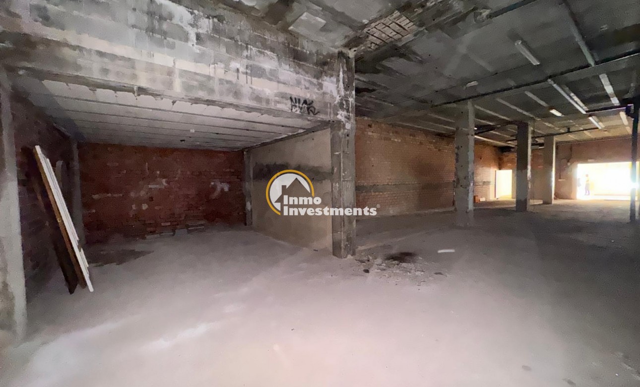 Reventa - Local comercial - Torrevieja - Centro
