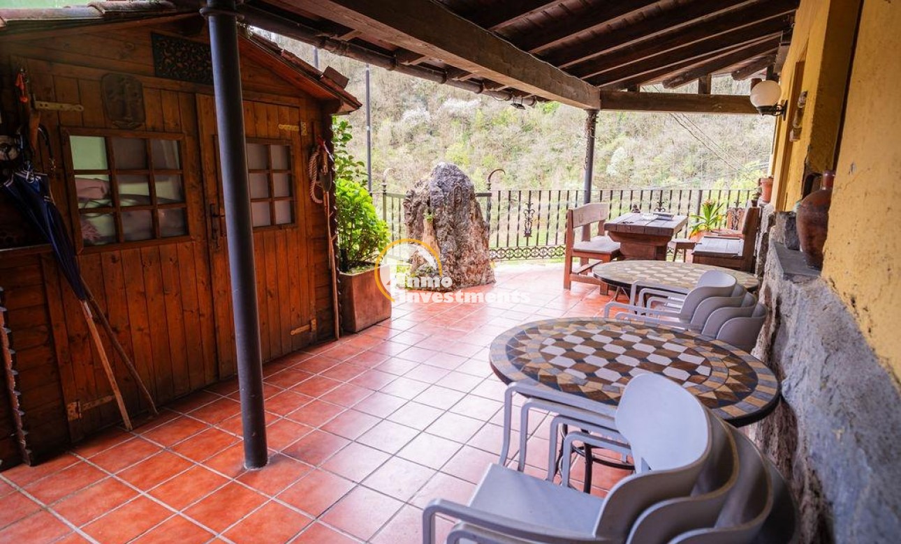 Bestaande bouw - Villa - Lena